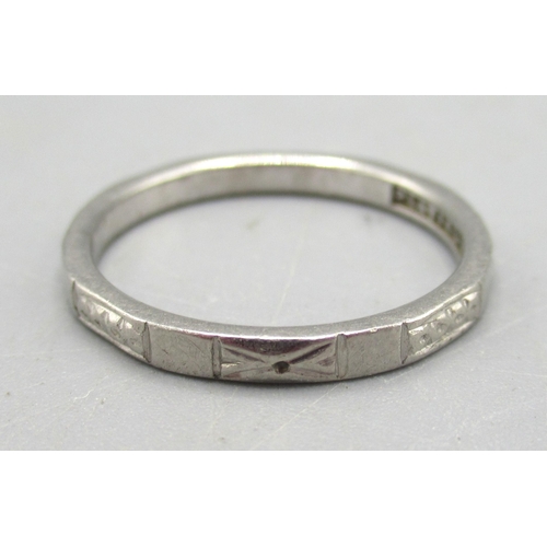 34 - Platinum band ring with etched detail, stamped Platinum, J1/2, 2.69g