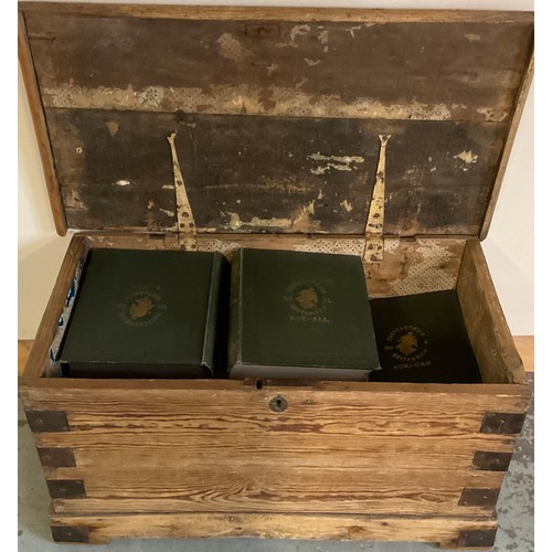 787 - WITHDRAWN Wooden chest H40.5cm and collection of Encyclopedia Britannica