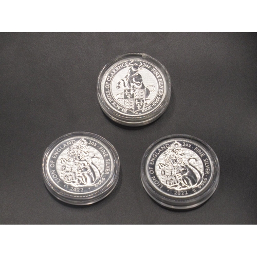 678 - 2018 Black Bull of Clarence 2oz fine silver £5 coin & 2 2022 Lion of England 2oz fine silver £5 coin... 