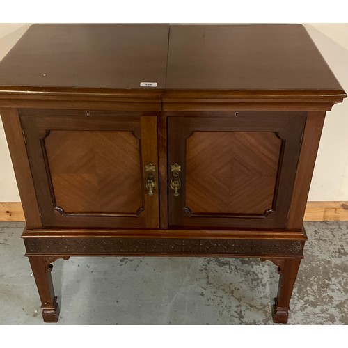 449 - George 111 style mahogany Gramophone cabinet, hinged top above two doors, supplied by Flather & Co. ... 