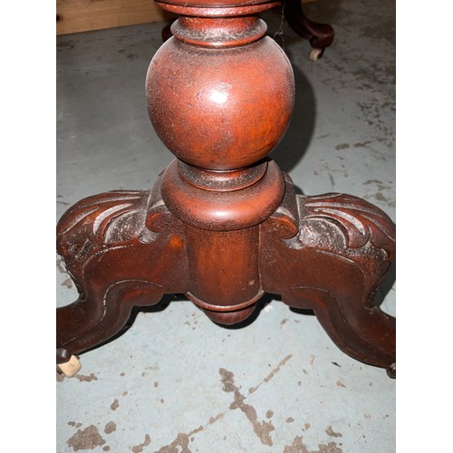 450 - Victorian mahogany Sutherland table, two fall leaves on cabriole legs, W105cm D89cm H70cm