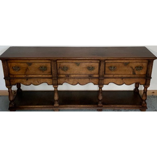 445 - Good quality George 111 style oak pot board dresser, three drawers with serpentine frieze on baluste... 