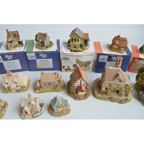 348 - Collection of Lilliput Lane buildings, all A/F (20)