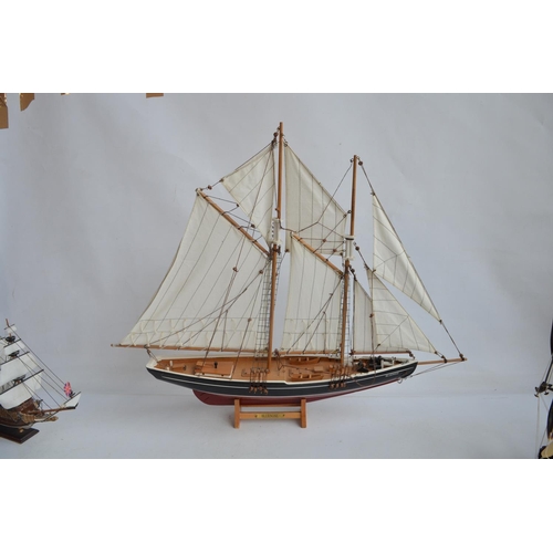 367 - Collection of ship models to include a Danbury Mint QE2 with added photo-etched details (some damage... 