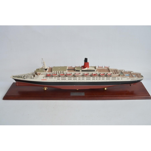 367 - Collection of ship models to include a Danbury Mint QE2 with added photo-etched details (some damage... 