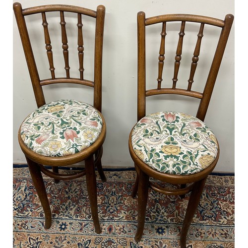 440 - Pair of early 20th century bentwood bar chairs, baluster turned backs with drop in seats, H93cm (2)