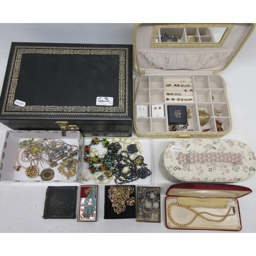 63 - Collection of costume and silver jewellery incl silver charm bracelet, pendants, qty of earrings, co... 