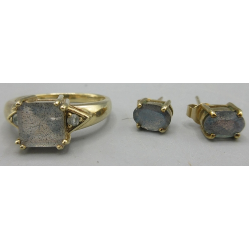 248 - 9ct yellow gold ring set with labradorite, size N, and matching stud earring, both stamped 375, 4.46... 