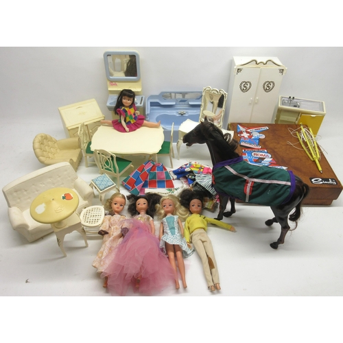 652 - Phil Daniels Collection - Selection of vintage Sindy circa 1970's dolls and accessories to include t... 