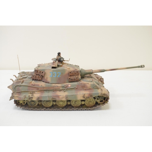 1316 - Twelve built highly detailed and very well constructed 1/35 scale plastic armour model kits, mostly ... 