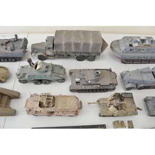 1317 - Fourteen highly detailed and very well constructed plastic armour model kits, mostly 1/35 scale Germ... 