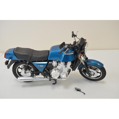 1318 - Four competently built 1/6 scale plastic motorbike model kits, (almost certainly Tamiya), some minor... 