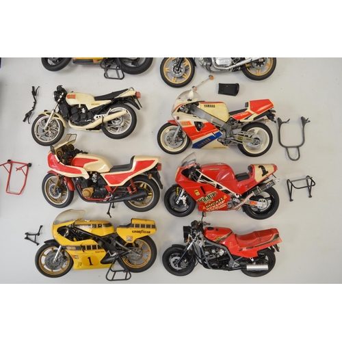 1319 - Collection of built motorcycle model kits to include twelve 1/12 scale bikes (some loose parts altho... 