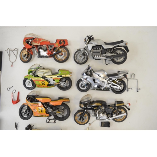 1319 - Collection of built motorcycle model kits to include twelve 1/12 scale bikes (some loose parts altho... 