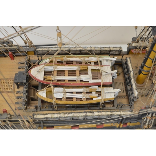 1322 - Large well built and finished wooden plank on frame 1/84 scale HMS Victory, model with an exceptiona... 