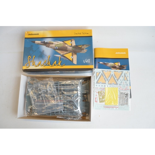 1276 - Collection of mostly unstarted 1/48 and 1/32 scale plastic model kits to include 2x 1/48 Hasegawa F-... 