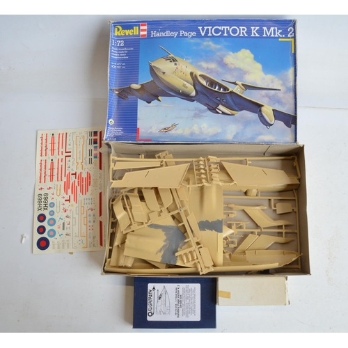 1277 - Collection of 1/72 scale RAF/RN/AAC plastic model kits (mostly unstarted, please note almost all wit... 