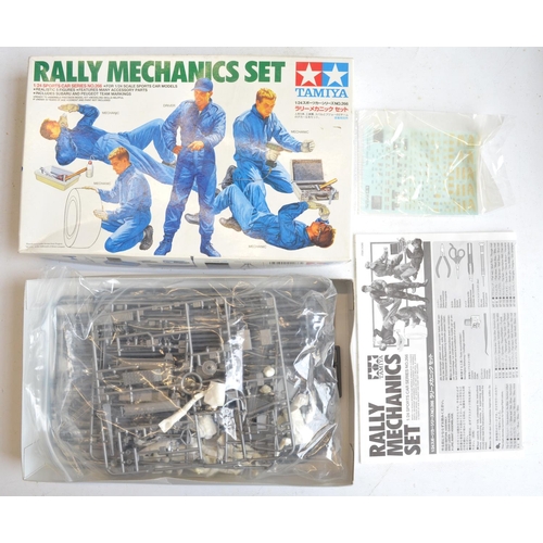 1280 - Collection of mostly armour plastic model kits, various scales and manufacturers to include 1/35 Tam... 