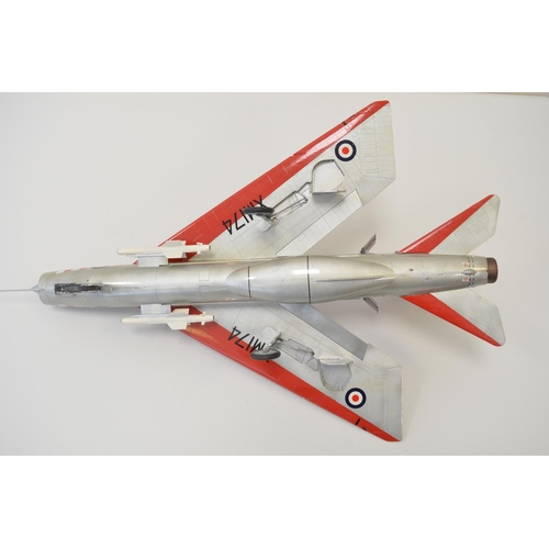 1284 - Built Trumpeter 1/32 scale EE Lightning plastic model kit, tail sitter, sprayed finish, comes with c... 