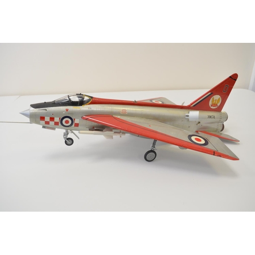 1284 - Built Trumpeter 1/32 scale EE Lightning plastic model kit, tail sitter, sprayed finish, comes with c... 