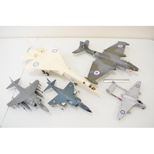 1287 - Five 1/48 scale built plastic models kits, all RAF/RN to include Airfix TSR2, Canberra and Vampire, ... 