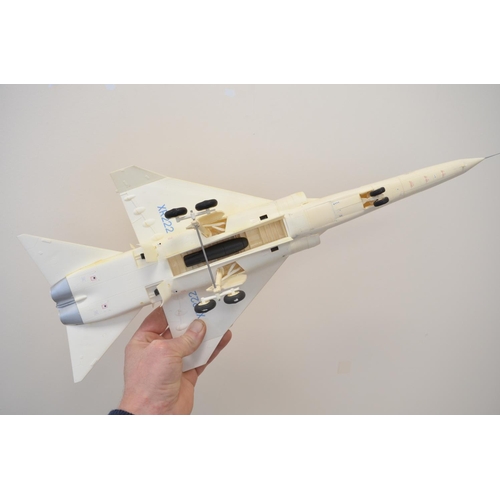 1287 - Five 1/48 scale built plastic models kits, all RAF/RN to include Airfix TSR2, Canberra and Vampire, ... 