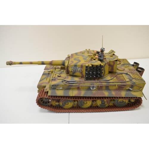 1294 - Competently built Hachette magazine partworks 1/16 scale Tiger tank model, mostly metal model with p... 