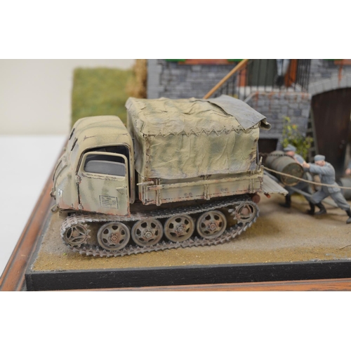 1295 - A pair of very well made and highly detailed 1/35 scale plastic model WWII dioramas, both German Arm... 