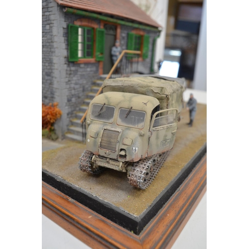 1295 - A pair of very well made and highly detailed 1/35 scale plastic model WWII dioramas, both German Arm... 