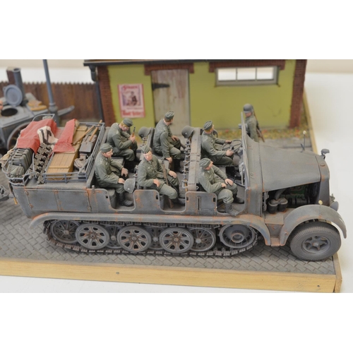 1299 - Highly detailed and very well constructed 1/35 scale plastic model WWII diorama depicting German Arm... 