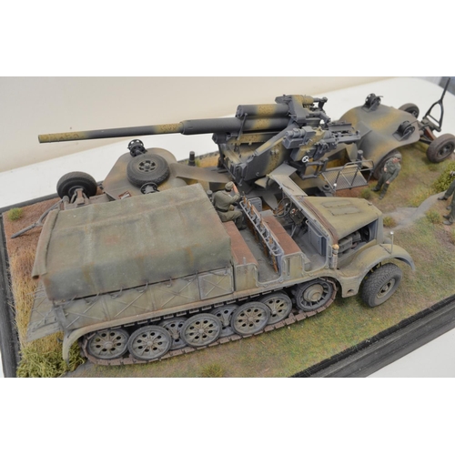 1300 - A pair of highly detailed and very well constructed 1/35 scale plastic model WWII dioramas depicting... 