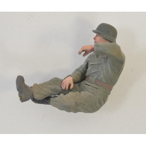 1300 - A pair of highly detailed and very well constructed 1/35 scale plastic model WWII dioramas depicting... 