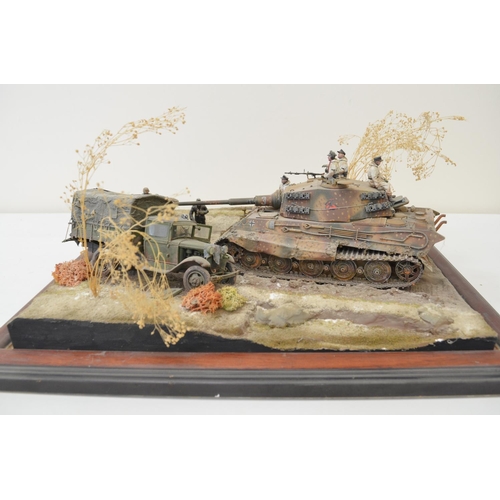 1301 - A pair of highly detailed and very well constructed 1/35 scale plastic model WWII dioramas depicting... 