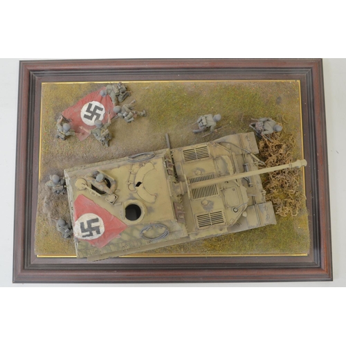 1302 - A pair of highly detailed and very well constructed 1/35 scale plastic model WWII dioramas depicting... 