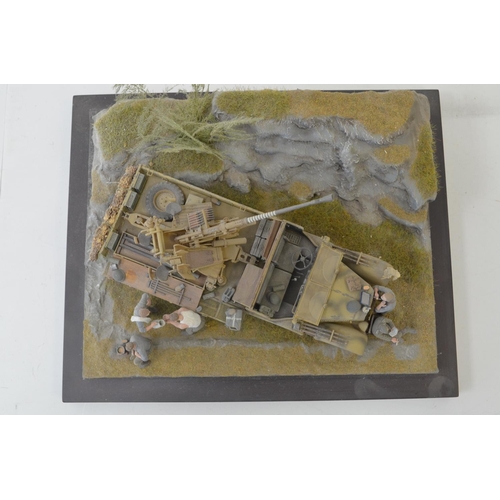 1302 - A pair of highly detailed and very well constructed 1/35 scale plastic model WWII dioramas depicting... 