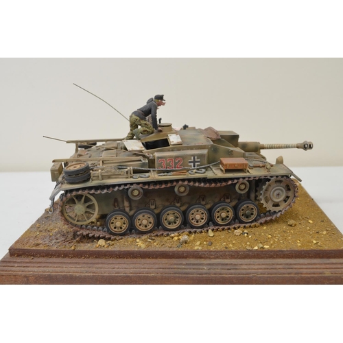 1307 - A pair of highly detailed and very well constructed 1/35 scale plastic model WWII dioramas depicting... 