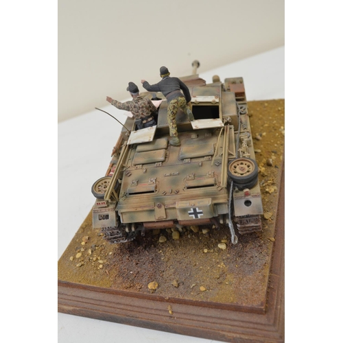 1307 - A pair of highly detailed and very well constructed 1/35 scale plastic model WWII dioramas depicting... 