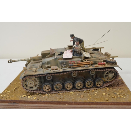 1307 - A pair of highly detailed and very well constructed 1/35 scale plastic model WWII dioramas depicting... 