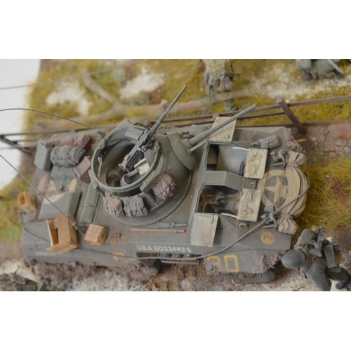 1309 - A pair of highly detailed and very well constructed 1/35 scale plastic model WWII German dioramas, o... 