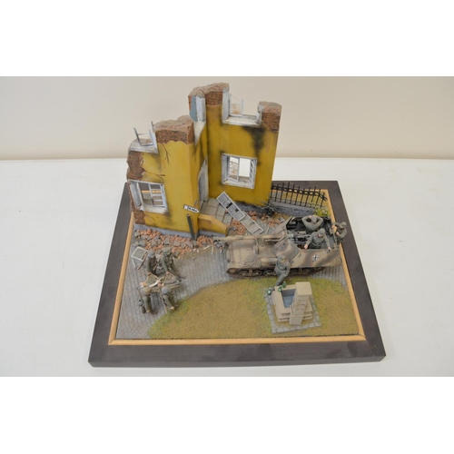 1311 - Three highly detailed and very well constructed 1/35 scale plastic model WWII German Army dioramas i... 