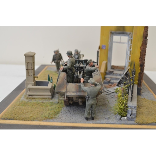 1311 - Three highly detailed and very well constructed 1/35 scale plastic model WWII German Army dioramas i... 