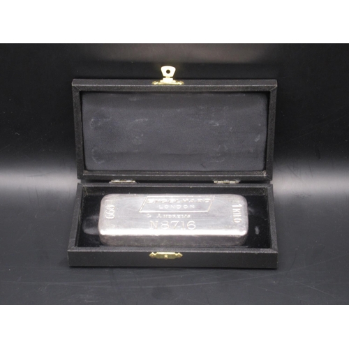 685 - Engelhard London stamped 'G. Andrews N8716' 999 1 Kilo silver bar