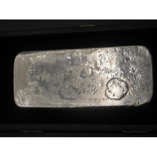 685 - Engelhard London stamped 'G. Andrews N8716' 999 1 Kilo silver bar