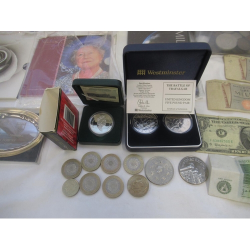 786 - Large mixed collection of GB/International coins and banknotes to inc. Royal Canadian Mint 1998 Silv... 