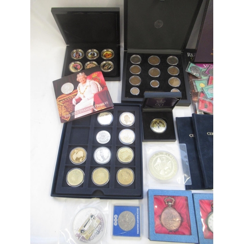 790 - Assorted collection of coins to inc. cupro-nickel plated coins, circulated British coins, commemorat... 