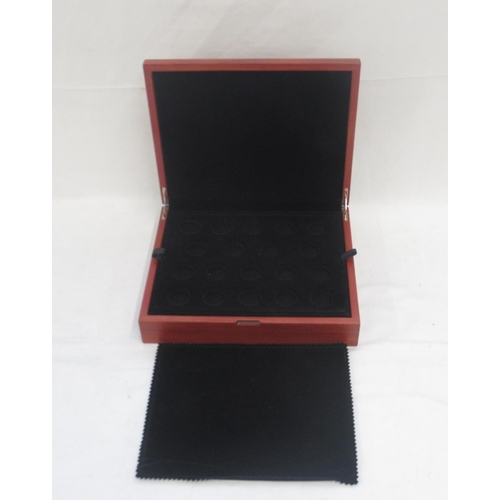 807 - Empty The Royal Mint coin case, lift out tray with slots for 19 coins