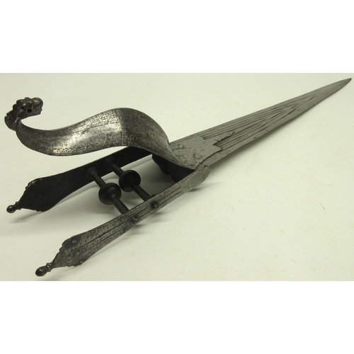 202 - Large 17th/18th century Indian Katar dagger, 15