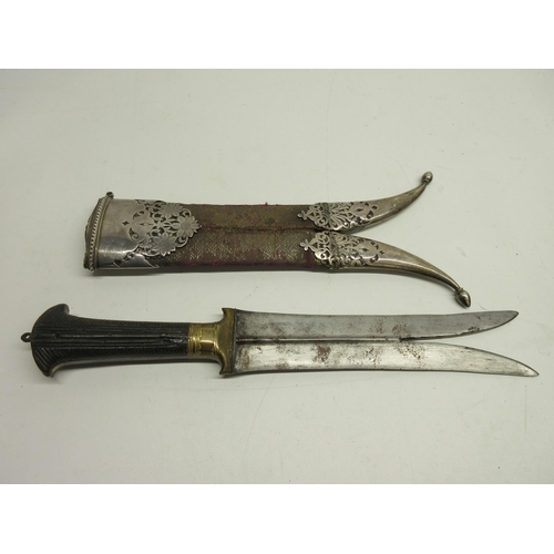 203 - 19th century Indian split point dagger, 7.5