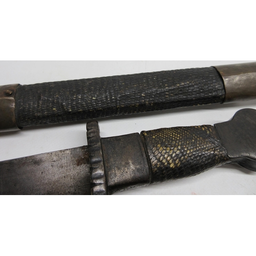 211 - 19th century Chinese dagger, 10