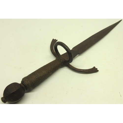 231 - Circa 18th century Main-gauche dagger, 9.5